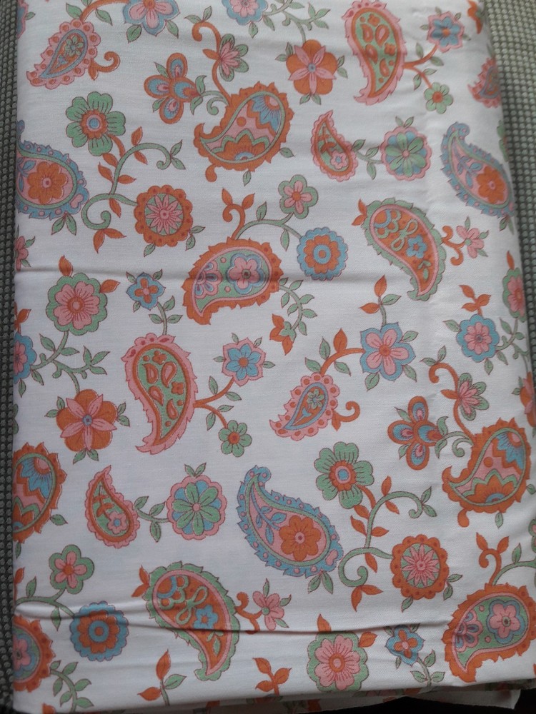 Vintage Sewing Fabric Cotton Pastel Paisley Peach Blue on White 1.75ydsX45″