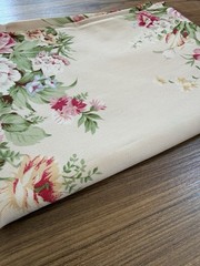 1999 American Folk and Fabric Antique Collection #3005 Ashley Rosette 36″ x 56″