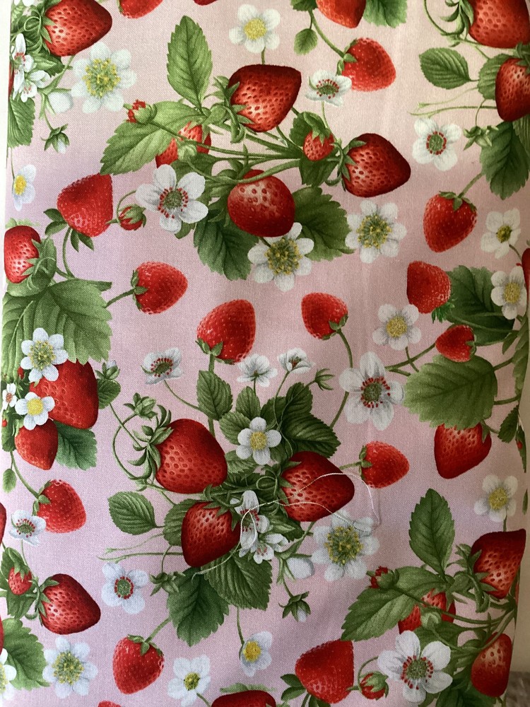 Timeless Treasures Strawberry Bouquet Cotton Fabric by the yard,1/2 yd
