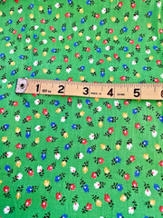 VTG Ditzy CALICO Blue Red Yellow & White Florals on Green Cottagecore 22″x16″