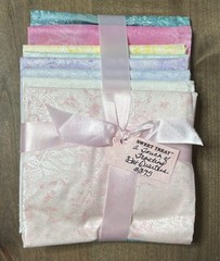 Sweet Treat A Touch of Frosting Fat Quarter Bundle Pastel Quilt Fabric