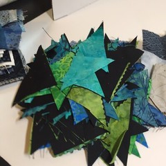 1 Pound 1 Ounces Cotton Print Fabric Quilt Scraps Leftovers Triangles V