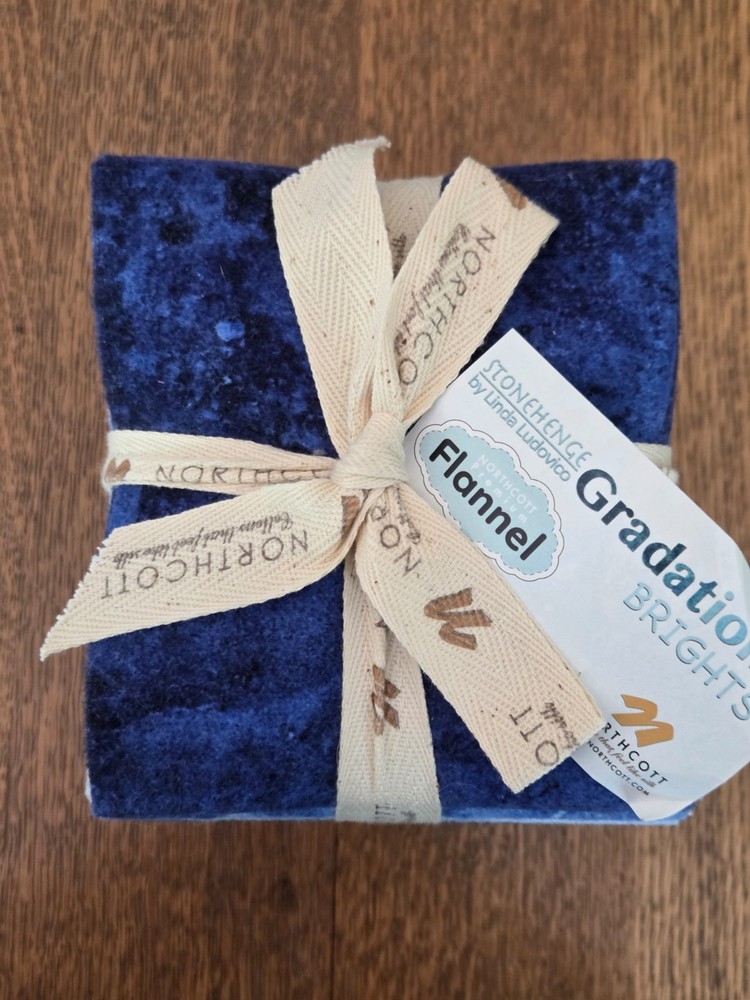 18 Fat Quarters Northcott Graduation Brights Flannel 100% Cotton 18 X 22 Inch