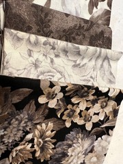 Black, white & beige Floral 7 Fat Quarters – 3 Sets