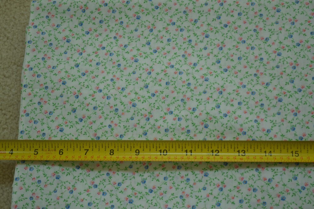 By 1/2 Yd, Red Pink Purple Blue & Green Calico on White PolyCotton, M3487