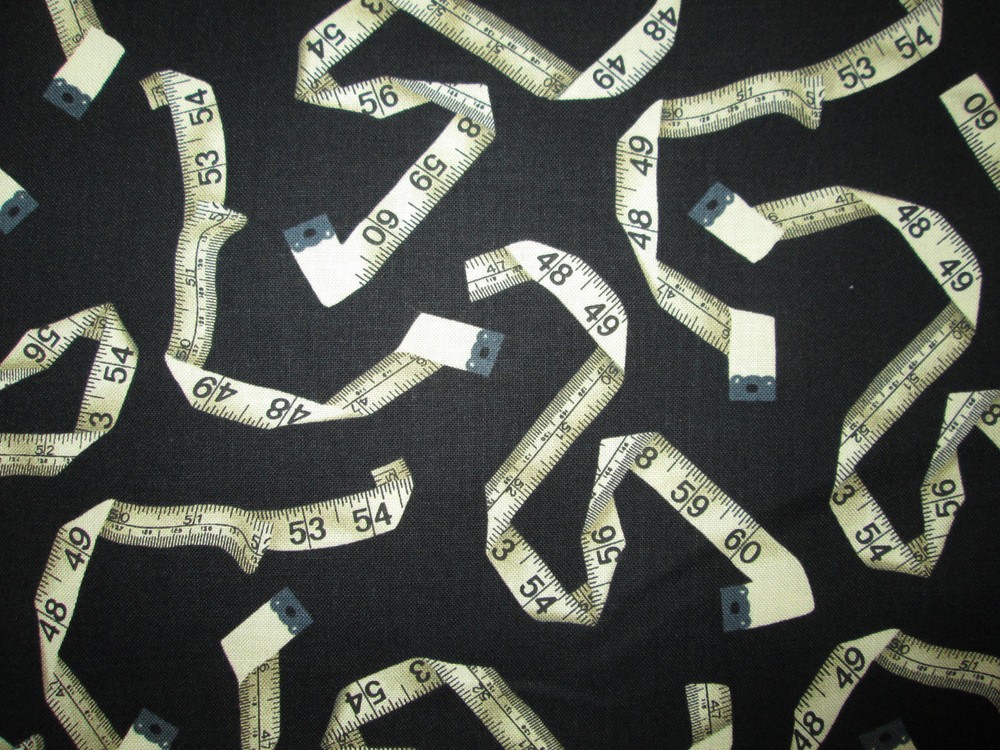 MEASURING TAPES TAPE MEASURES SEWING ITEMS WAVY BLACK COTTON FABRIC BTHY