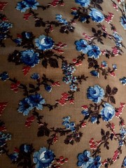 VTG Shades of Blue & Red Florals on Caramel Brown 44″x21
