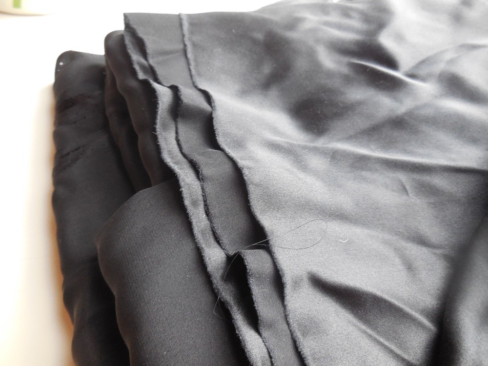Almost 4 Yards 100% Real Silk Charmeuse Solid Black Satin Shiny Matte 44″ Width