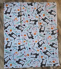 1.5 Yds Handmade With Love Cotton Quilting Fabric Vintage Sewing Machines AKO