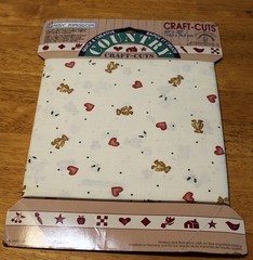 Daisy Kingdom ~ COUNTRY CRAFT-CUTS – Hearts and Holly #C34106 – 45″ x 30″ Cotton