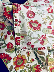 VTG Colonial Style Paisley Red Green & Gold Florals on White 43” X 21½”