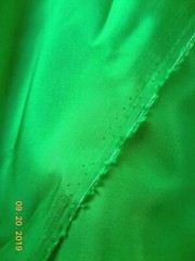 BTY Vintage Kelly Green Synthetic Silky Light Fabric 44W #0073