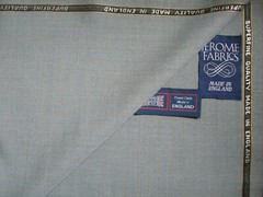 90% SUPERFINE WOOL + 10% POLYAMIDE SUITING FABRIC MADE IN ENGLAND = 2.4 m