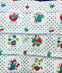 VTG `50`s Red & Green Fruit & Flower Bowl & Baskets Green Dots on White BTHY