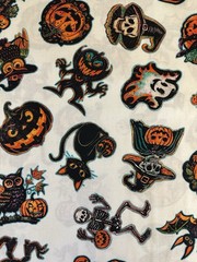 HAPPY HAUNTING QUILTING TREASURES RETRO HALLOWEEN FABRIC HALF YARD