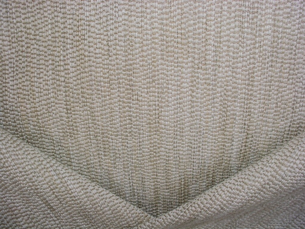 6-5/8Y Lee Jofa ED85263 Marcella Shingle Silver Dragon Scale Upholstery Fabric
