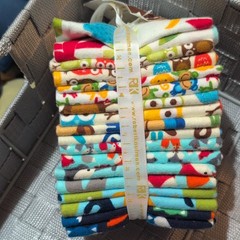 Robert Kaufman Fabrics Cotton Fat Quarter Bundle 18″ x 22″ Multicolor Quilting