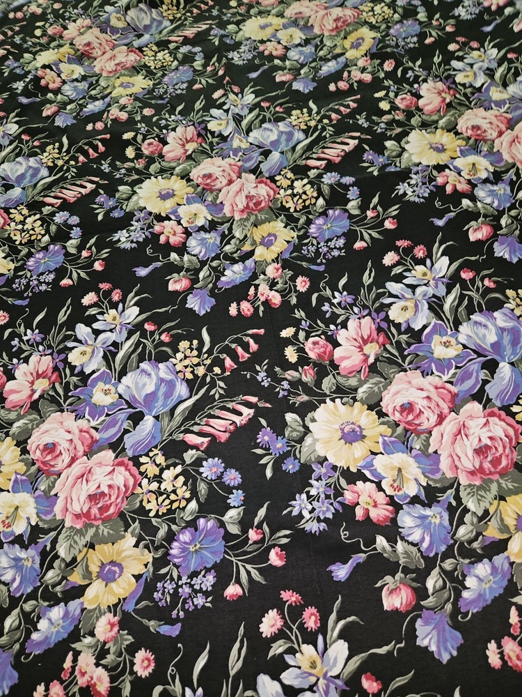VTG HTF Flowers On Black Polycotton One Way Stretch Fabric 4.25 Yrds X 65″Wide