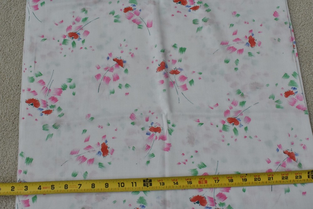 By 1/2 Yd, Red Green Pink Floral Sprays on White Poly-Cotton, Summer Dress,M3760