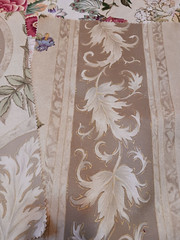 Express Stock 15 Cotton Fabric Samples Light Florals Cream Pink Red 12×16 Metall
