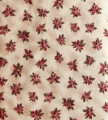 CLEARANCE – SCATTERED MINI POINSETTIAS ON MOTTLED BEIGE CHRISTMAS FABRIC