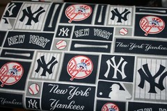 New York Yankees Fabric 1/4 yard Cotton Baseball Bats Logo Sports 9″ x 44″ MLB+