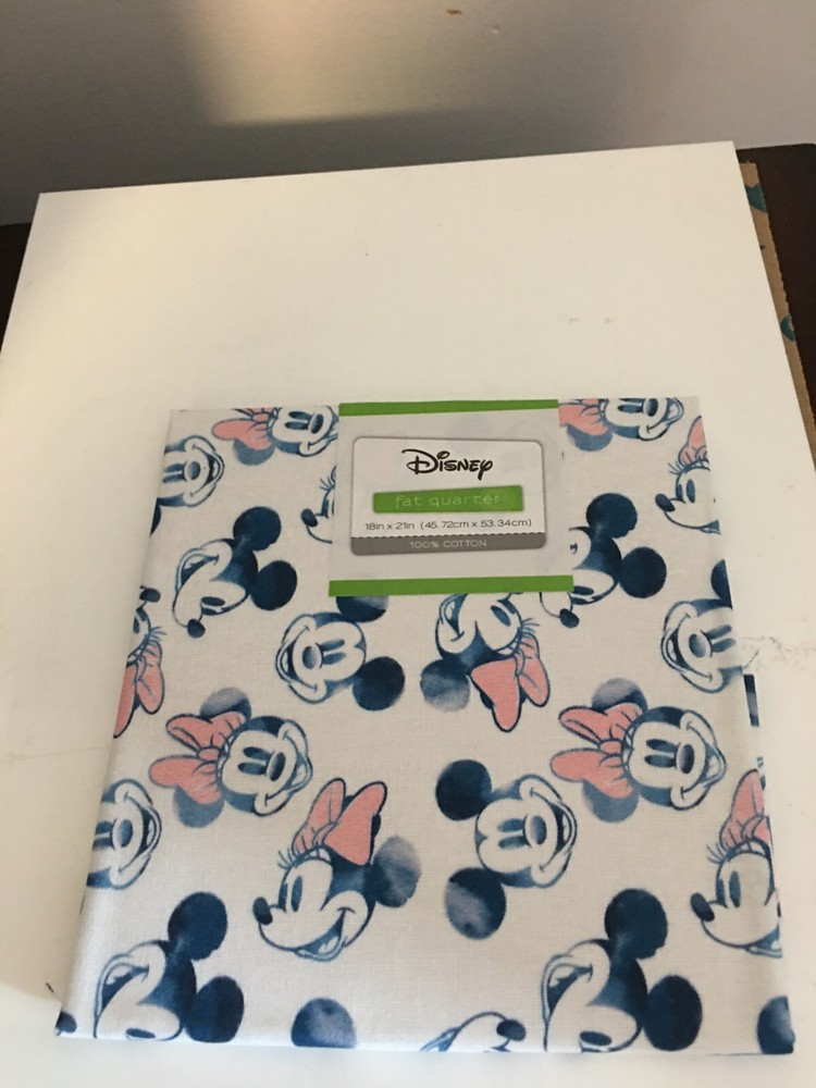 BRAND NEW DISNEY MICKEY & MINNIE HEAD PACKED STARRY NIGHT FAT QUARTER 18″ X21″