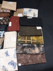 Lot of 20 Fat Quarters Cotton Fabric Mixed Colors & Themes