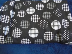 Black & White Fabric Circle Design Cotton Fabric,Unbranded, 42″x2 1/2yds, New