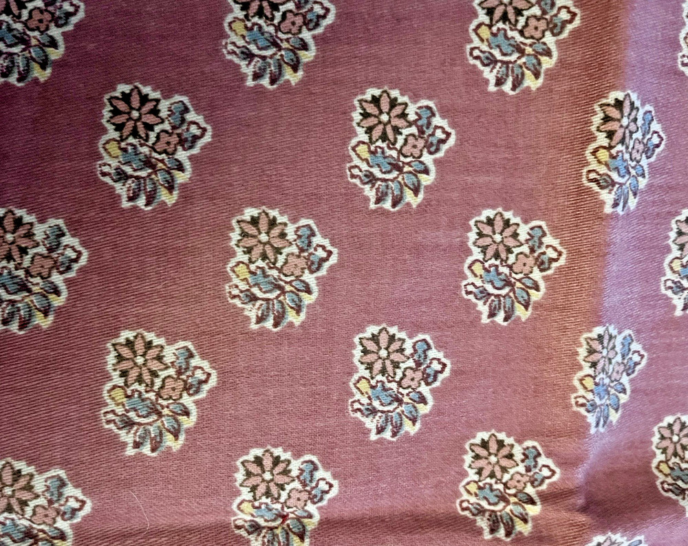 VTG Ditzy Floral Bouquet Toss on Dusky Pink/ Mauve Cotton Linen Home Decor BTFQ