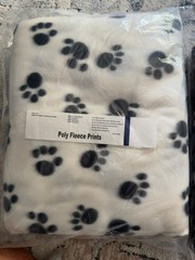 Lot of 6 New 2 Yard Anti-Pill Poly Fleece Fabric Paw Print Leopard Hearts 58/60″
