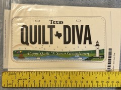 2015 Row By Row Fabric Plate Texas “Quilt Diva” Poppy Quilt N Sew Georgetown