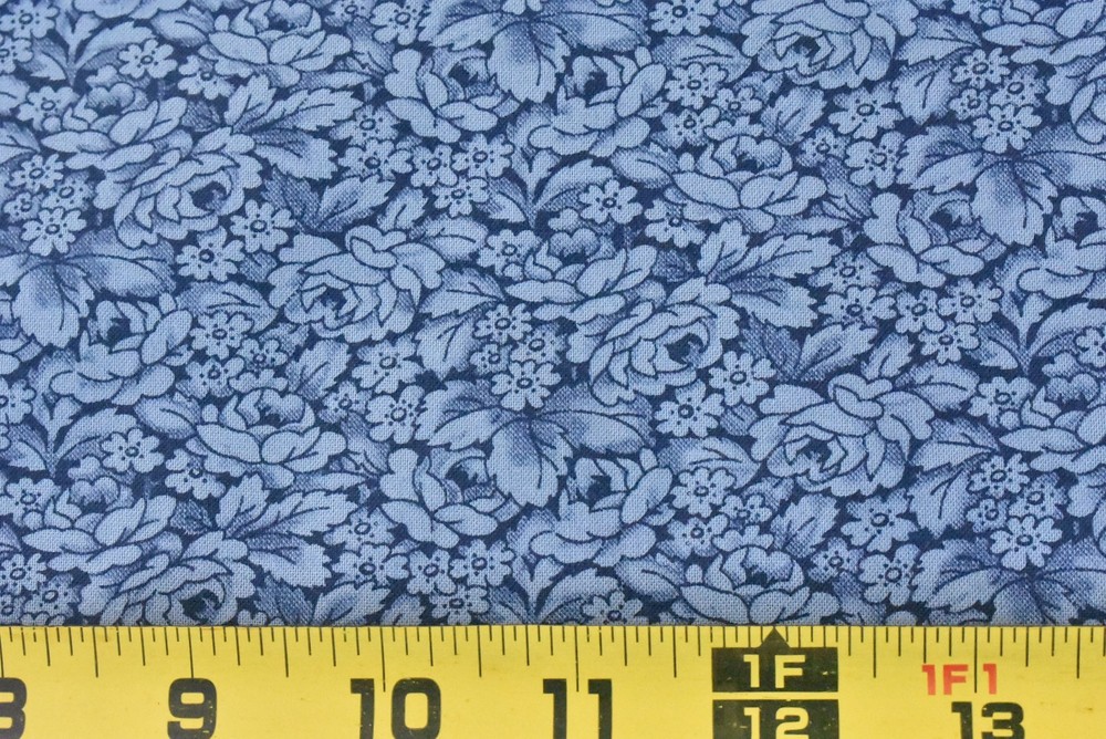 By 1/2 Yd, Vintage, Blue Calico on Navy-Blue Quilt Cotton, V921