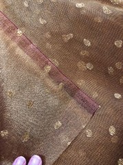 Gold Mesh Fabric w/Dots Shimmery Translucent Backdrop Craft 42″x9ft NEW