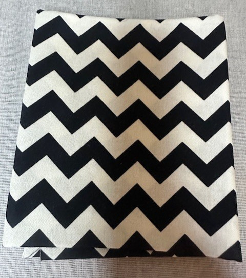 Riley Blake Black White Chevron Cotton Fabric Fat Quarter FQ 18×22