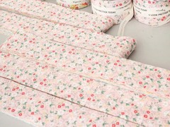 2.5 Inch Jelly Roll Fabric Strips Assorted Bundle,100% Cotton Precut Floral Fabr