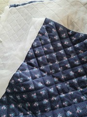 VTG Single-Face Quilted Blue Floral Calico Print Blend 3.25 Yards x 58″