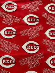 MLB BASEBALL CINCINNATI REDS Cotton Fabric by the 1/2 HALF YARD 18″ X 44″ NEW