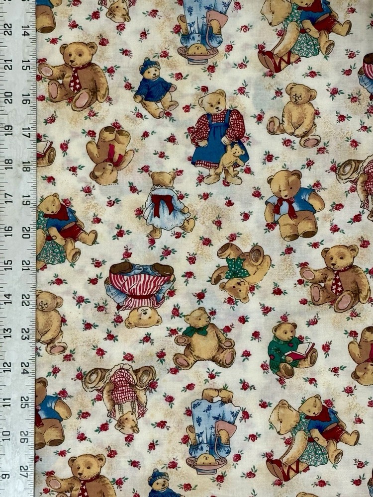 VINTAGE 1996 Teddybears on Cream (Fabric Traditions) – BTFQ: 18” x 22”