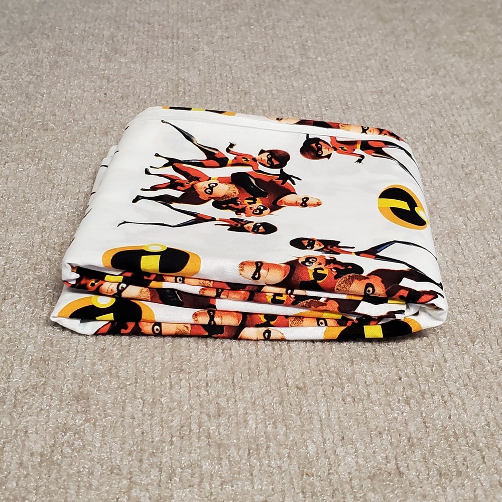 Disney Incredibles Action 100% Cotton Fabric 1 yd x 43″ (1 Uncut Piece)