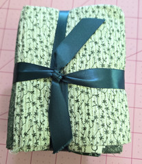 7 Fat Quarters Cotton Quilting Sewing Crafts Green Cream Fabric JO-ANN
