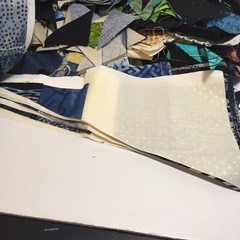 1 Pound 1 Ounces Cotton Print Fabric Quilt Scraps Leftovers Triangles V