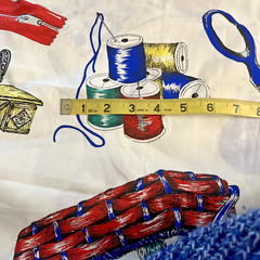 VTG LARGE SCALE Sewing Theme Sewing Machine Buttons Thimble Scissors 44″x25″