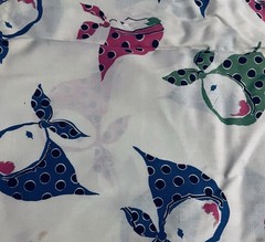 VTG `50`s 35″w Novelty Kitch Ladies in Polka Dot Kerchiefs Print on Ivory BTFQ