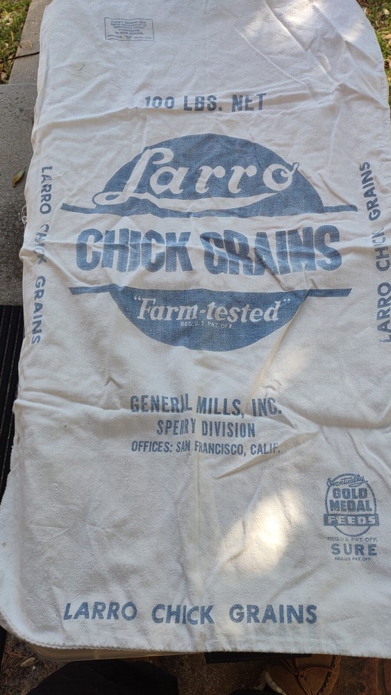 Fabric White SACK – LARRO Manufacture CHICK GRAINS 33 1/2″ X 19 1/2 LZ6000027