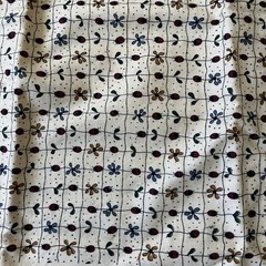 Daisy LADYBUG FABRIC SPRING INSECTS DAISY Cream background Grid Pattern 38 X 38