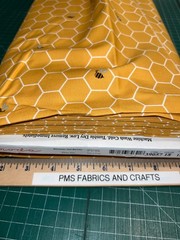 MODA Blossoms and Blooms 100% cotton fabric yard 36×44 bee honeycomb 39057 18