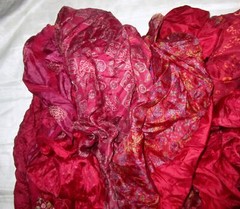 LOT PURE SILK Antique Vintage Sari REMNANT Fabrics 100 GRAMS Maroon Dress #ABCZY