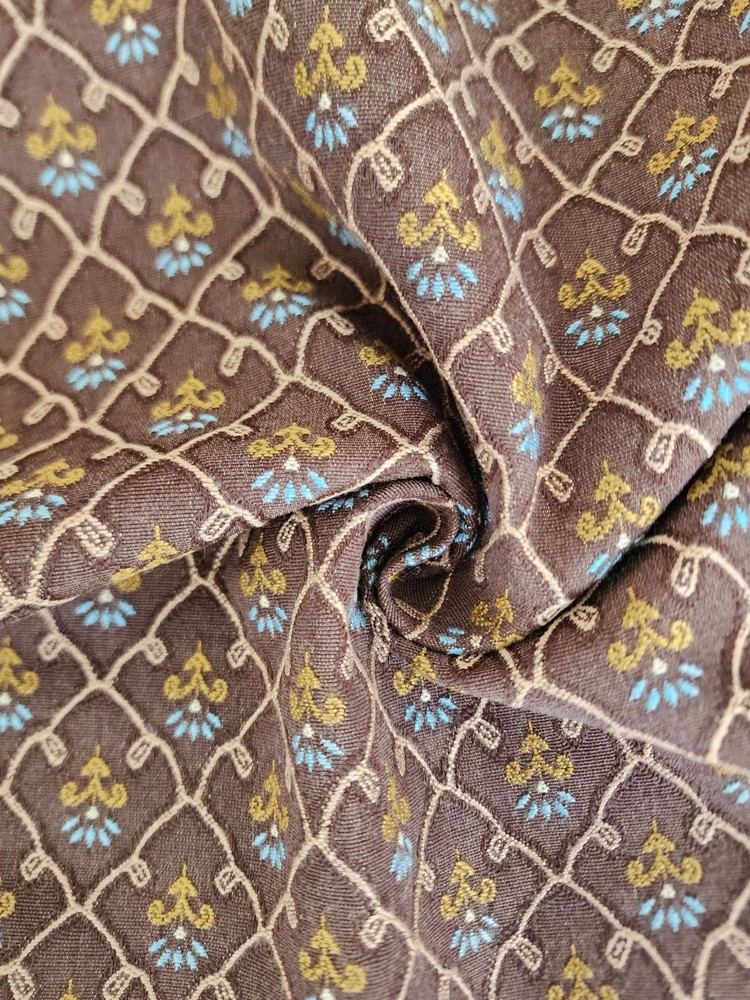 Brown Floral Pattern Fabric LOT 109