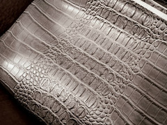 New Upholstery Snakeskin Alligator VINYL Faux Leather Fabric 27×18″ SECTIONS